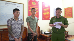 Video: Bắt 2 thanh niên dùng súng trong vụ hỗn chiến ở Lào Cai