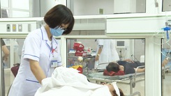 Video: Hàng chục y, bác sĩ xin nghỉ việc tại Đắk Lắk