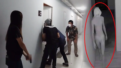 Video: Cảnh sát phá cửa bắt 'tên trộm mặc quần lót', dựng lại hiện trường vụ án