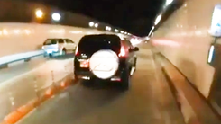 Video: Xác minh vụ ô tô biển đỏ chạy vun vút vào làn xe máy trong hầm Thủ Thiêm