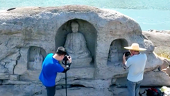 Video: Hạn hán làm nước sông hạ thấp, phát hiện 3 tượng phật 600 năm tuổi ở Trung Quốc