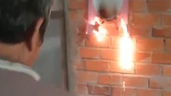 Video: Ba người liên quan vụ đồ đạc trong nhà ‘tự nhiên bốc cháy' bị phạt hơn 7 triệu