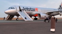 Video: Máy bay chở 142 người của Jetstar Japan hạ cánh khẩn cấp do bị đe dọa có bom