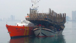 Tàu câu mực Quảng Nam chìm trên biển từng hai lần gặp nạn lớn