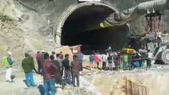 Đang giải cứu 36 người mắc kẹt trong vụ sập đường hầm ở Ấn Độ