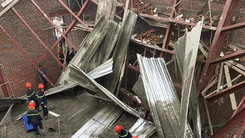 Sập mái nhà ở Thái Bình làm 3 người chết