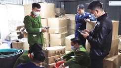 Hơn 40 tấn mỹ phẩm, thực phẩm chức năng làm giả tại trại gà ở Hà Nội