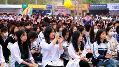 Video: Hàng ngàn học sinh tham dự Chương trình tư vấn tuyển sinh - hướng nghiệp ở Thanh Hóa