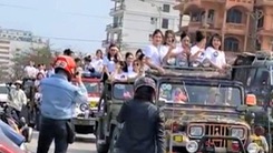 Video: Vụ đoàn xe Jeep chở người đẹp bị CSGT 'tuýt còi', lãnh đạo thị xã Cửa Lò giải thích ra sao?