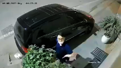 Video: Hình ảnh trích xuất camera vụ kẻ trộm đập vỡ kính hàng loạt ô tô để lấy tài sản