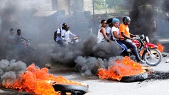 Video: Đánh đập, thiêu cháy 13 nghi phạm xã hội đen ở Haiti