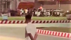 Video: Nổ súng ở TP Trà Vinh để trấn áp nhóm gây rối, chống đối cảnh sát
