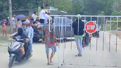 Video: Lập chốt chặn xe vào hồ Ô Thum khiến du khách bỏ đi, gây thất thu, người dân bức xúc