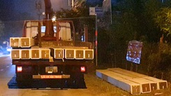Phát hiện tài xế xe cẩu lén hạ tải sau tai nạn ở Hóc Môn