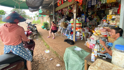 Hàng quán mở lại, dân làng lên nương rẫy sau vụ tấn công 2 trụ sở xã ở Đắk Lắk