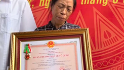 Truy tặng Huân chương bảo vệ Tổ quốc cho các liệt sĩ ở Đắk Lắk