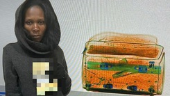 Phát hiện nữ hành khách giấu 2,3kg ma túy trong vali sau khi qua 'lọt' nhiều sân bay