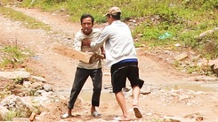 Nhóm phóng viên bị dọa đánh tại bãi vàng trái phép ở Quảng Nam