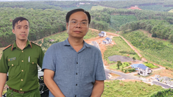 Tạm giam giám đốc chi nhánh Văn phòng đăng ký đất đai Đạ Huoai để điều tra hành vi 'nhận hối lộ'