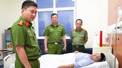 5 chiến sĩ công an bị thương khi cứu nạn vụ cháy chung cư mini 9 tầng ở Hà Nội