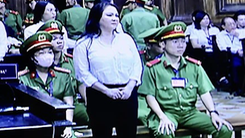 Bà Phương Hằng lãnh án 3 năm tù