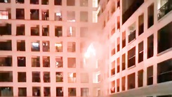 Xôn xao clip đốt pháo hoa tại ban công chung cư gây lo lắng cho cư dân