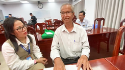 Ông Nguyễn Văn Khẩn ở TP.HCM được xin lỗi sau 30 năm bị oan sai