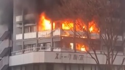 Cháy chung cư 12 tầng ở Nhật Bản, một người bị thương