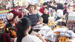 Chợ Hàn ở Đà Nẵng thu hút khách du lịch những ngày đầu năm