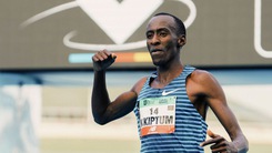 Kỷ lục gia marathon thế giới Kelvin Kiptum gặp nạn, qua đời ở tuổi 24