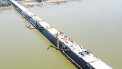 Flycam hợp long cầu vượt sông dài nhất trên cao tốc Bắc - Nam