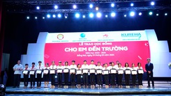 Tròn 2 thập kỷ Ajinomoto Việt Nam đồng hành cùng học sinh nghèo hiếu học Đồng Nai