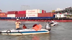 Kiến nghị tạm giữ tàu 4.600 tấn đứt neo, kẹt dưới gầm cầu Đồng Nai để điều tra