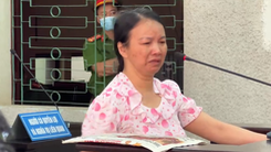 Mẹ nữ sinh giao gà ở Điện Biên khóc nức nở trong phiên tòa phúc thẩm
