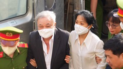 Clip dẫn giải ông Trần Quí Thanh và con gái đến tòa