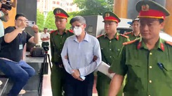 Cựu bộ trưởng Bộ Y tế Nguyễn Thanh Long và các bị cáo được đưa tới tòa phúc thẩm