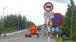 Bắt đầu cấm xe tải nặng qua cầu Rạch Miễu trong ba khung giờ, giao thông thông thoáng
