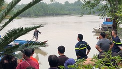 Lật ghe trên sông Đồng Nai, 2 người được cứu, 1 người mất tích