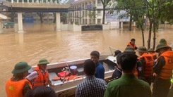 Dự báo lũ trên sông Hồng còn tiếp tục lên, ở Lào Cai và Yên Bái đã vượt mức lịch sử