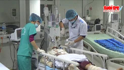 Mẹ bị bỏng nặng vì lao vào nhà cháy để cứu con