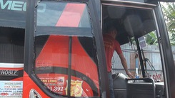 Xe khách bị chém bể kính tại Đắk Nông