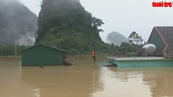 Quảng Bình: Hàng ngàn ngôi nhà chìm trong biển nước