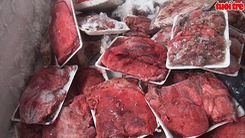 Bắt gần 2 tấn thịt heo trộn lẫn thịt đà điểu
