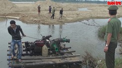 Truy quét bè hút cát trộm gây sạt lở sông Trà Khúc