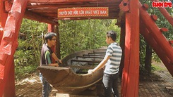 ĐẮK LẮC: Vườn lan rừng, đàn đá, thuyền độc mộc lớn nhất Việt Nam