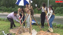 Thí sinh Hoa hậu hòa bình thế giới trồng cây lưu niệm tại Phú Quốc