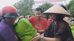 LOTTE Mart Việt Nam cứu trợ đồng bào vùng bão Khánh Hòa