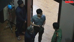 Video: Khám nhà, bắt tạm giam cựu tổng cục trưởng Tổng cục Cảnh sát Phan Văn Vĩnh