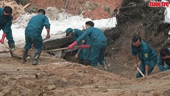Hàng chục hộ dân bị ảnh hưởng do vỡ đập bùn thải