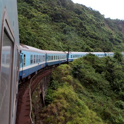Podcast: Ngắm nhìn một Việt Nam ấn tượng qua những chuyến tàu hỏa